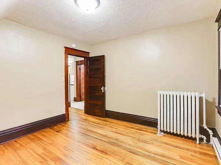 977 Fremont Ave E — Photo 10