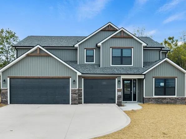 1379 Arthur Heights Dr, Fort Wayne, IN 46818