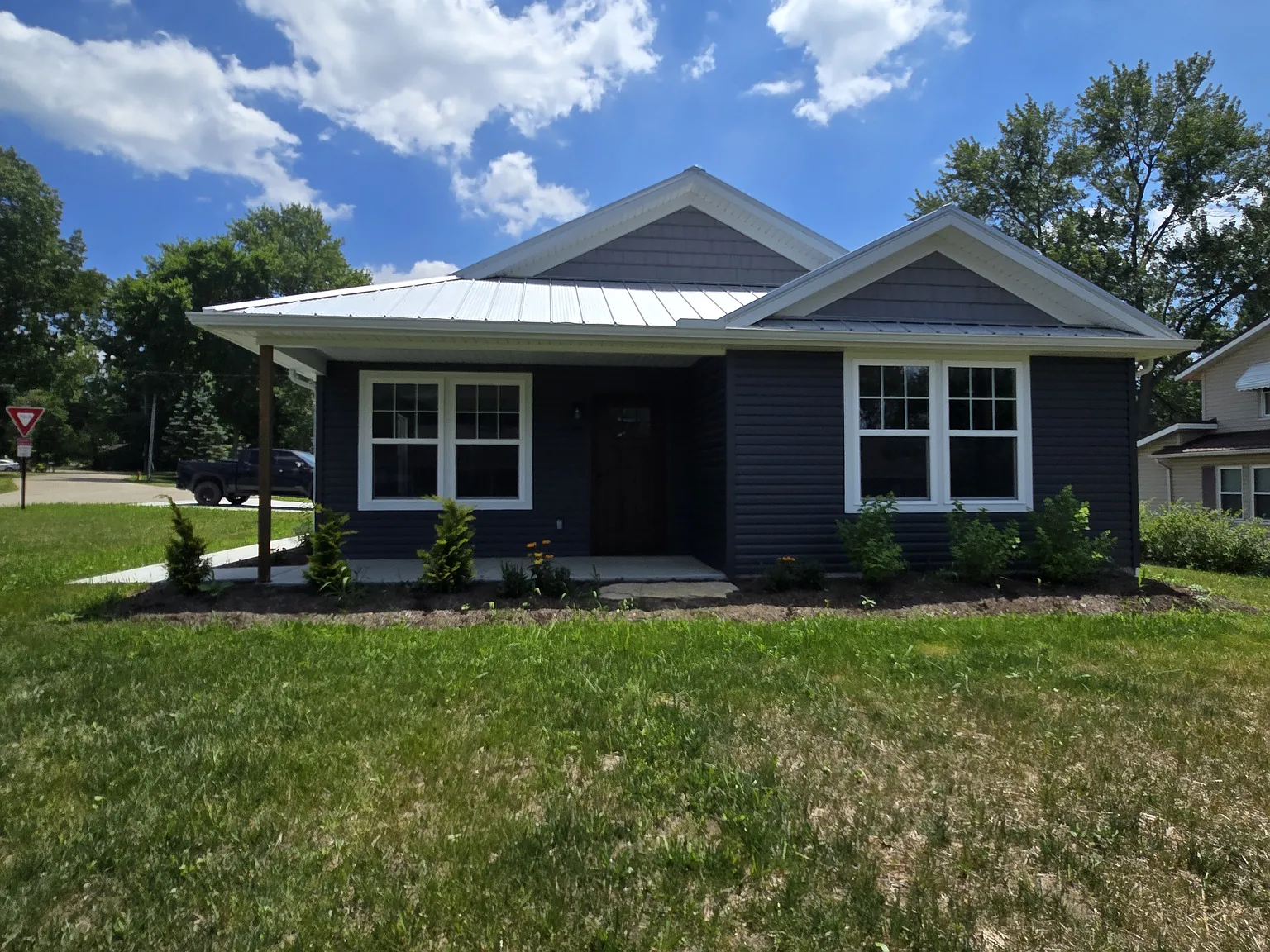 2 bed, 1230 sqft, $2,300 — Photo 3