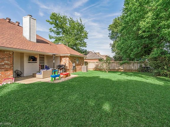 4th image of 5912 Summerville Ln