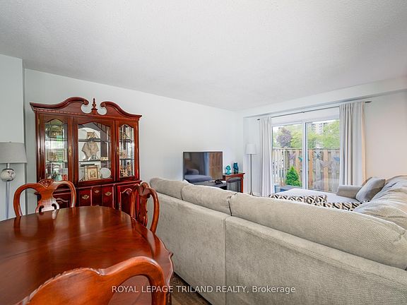 4th image of 70 Fiddlers Green Rd #104