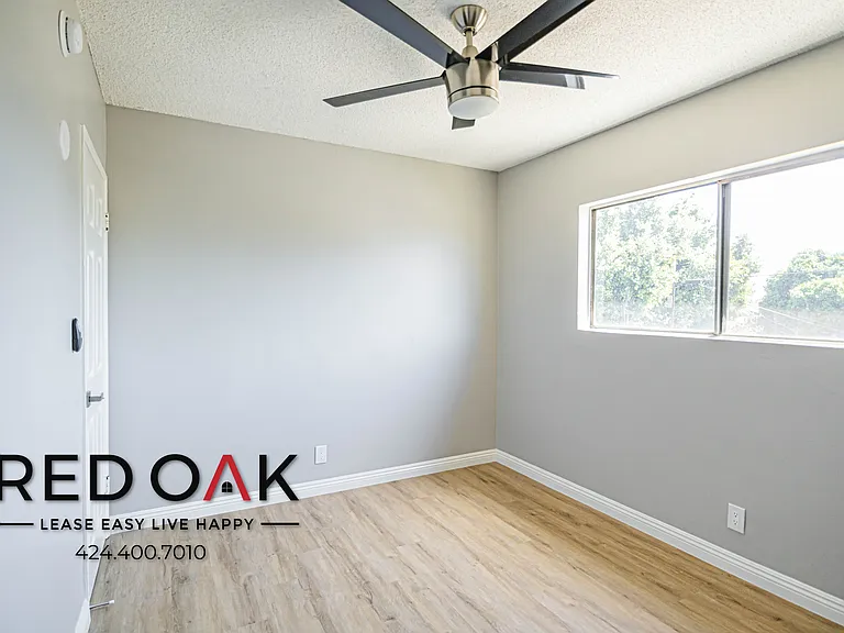 1589 E 47th St #3 — Photo 24