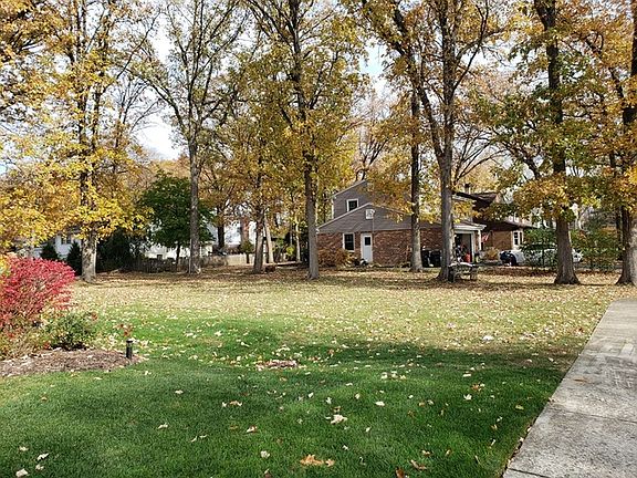 3rd image of 206 Wilmette Ave