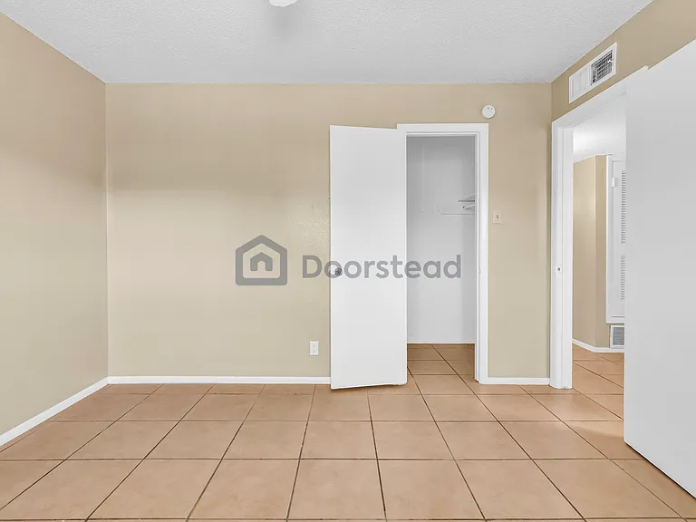 9400 Montrose Ct #31 — Photo 21