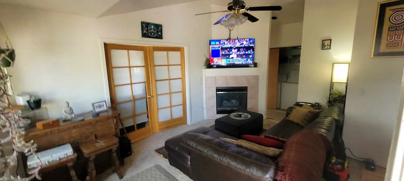 3 bed, 2100 sqft, $2,900 — Photo 3