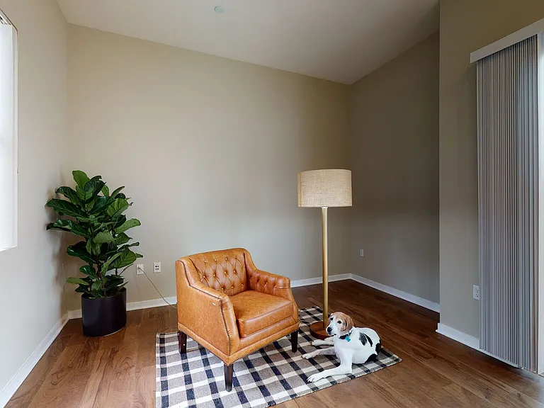 5540 Doyle St — Photo 24