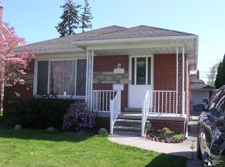 917 Pagel Ave, Lincoln Park, MI 48146