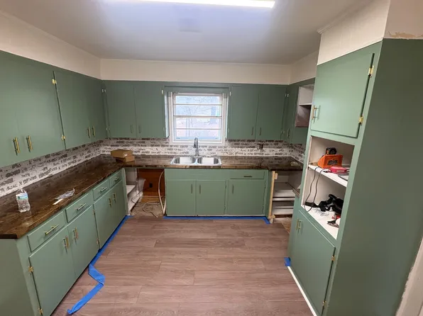 216 E Clayton St, Baldwyn, MS 38824