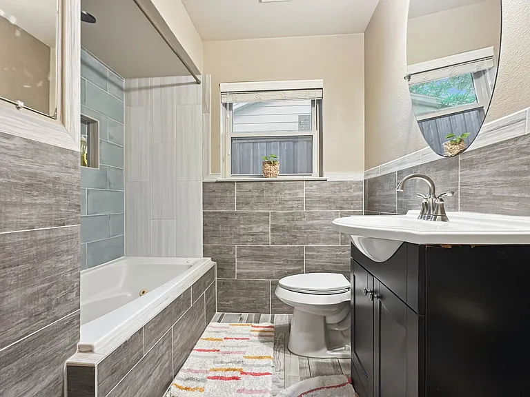 611 Stardust Ln — Photo 23