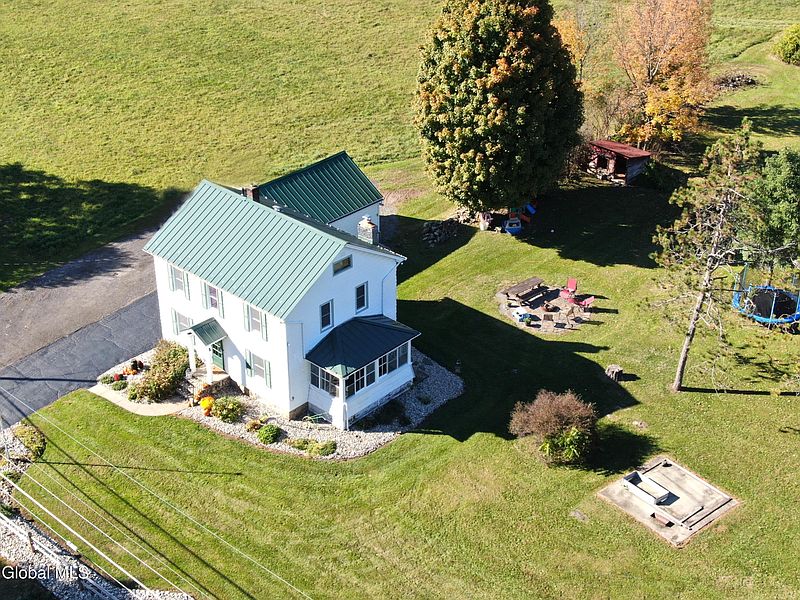 3rd image of 1121 W Galway Road