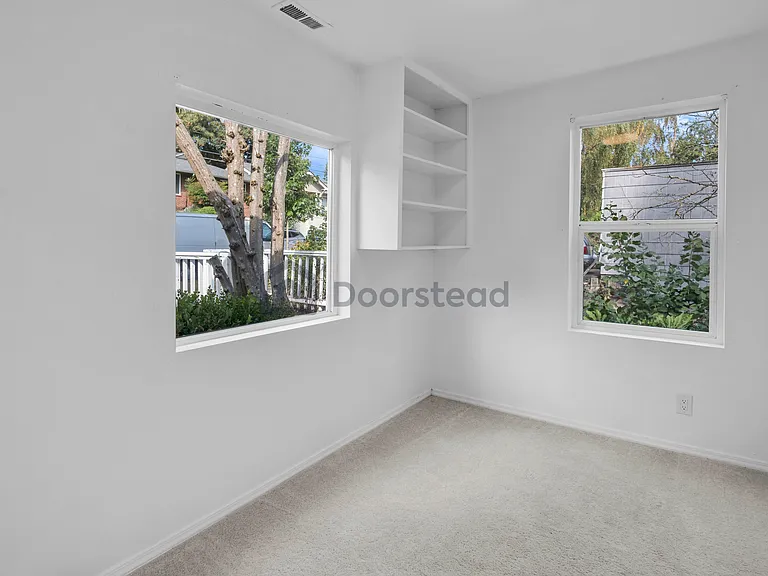 5536 38th Ave NE — Photo 19