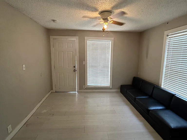 802 Cross Timber St — Photo 2