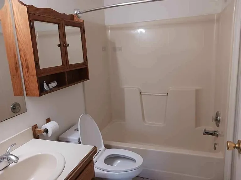 2043 Rolling Meadows Ln — Photo 12
