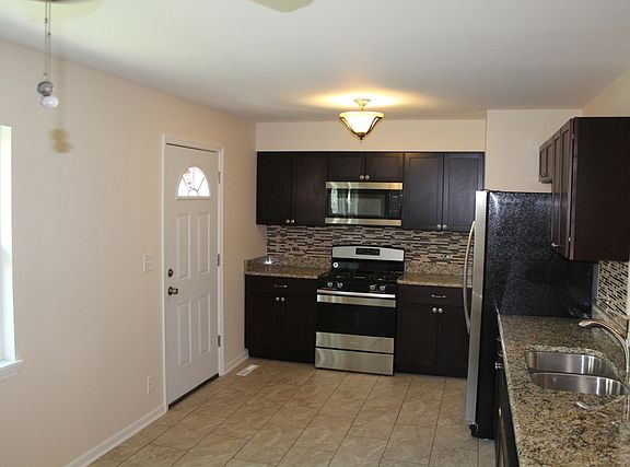 4th image of 1513 N Pleasant Dr