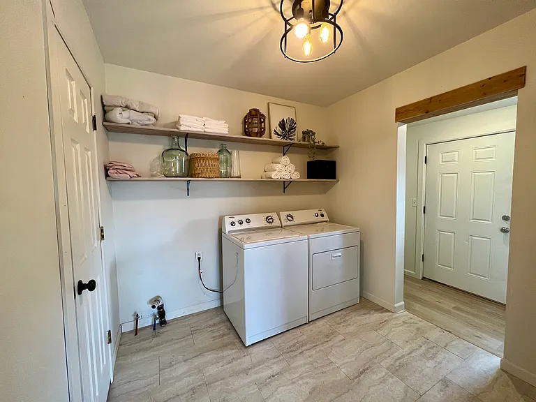 304 W Oak Ave — Photo 5
