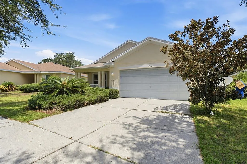 3 bed, 2.0 bath, 1682 sqft, $2,390 — Photo 2