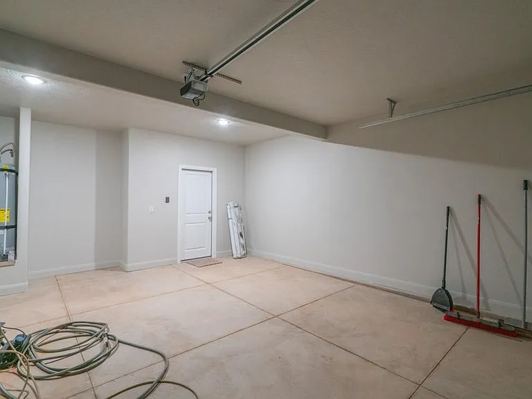174 N 100 W #6 — Photo 12