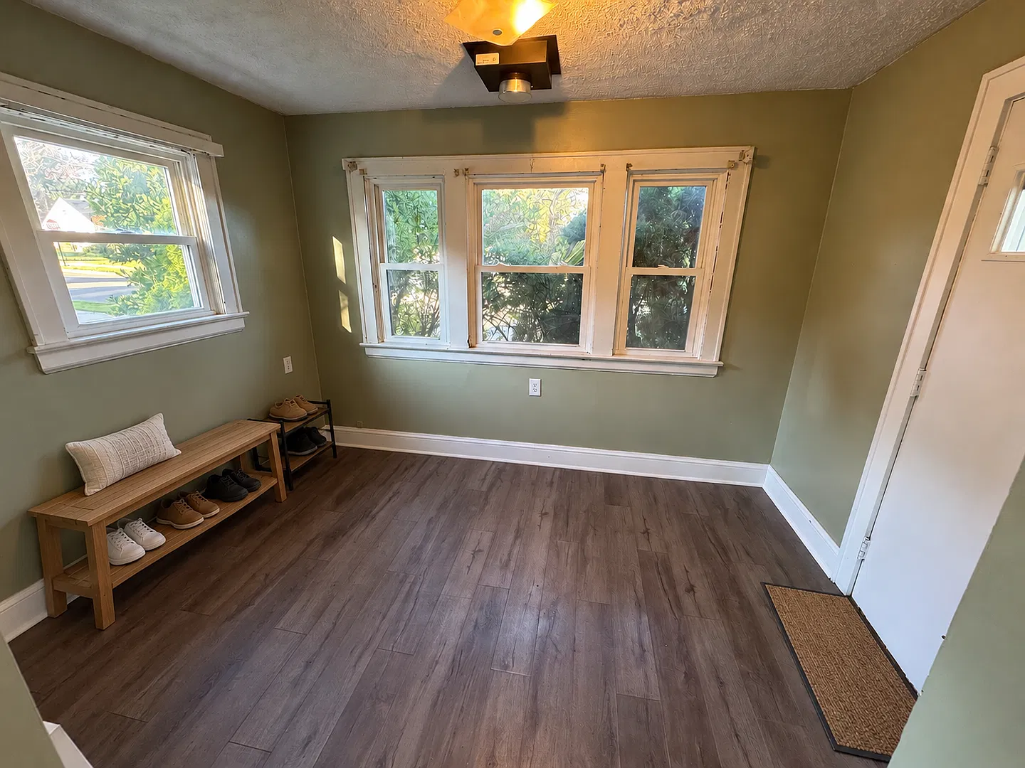 Welcome Home to Wyandot | 2 Bedrooms, Basement & Backyard — Photo 2