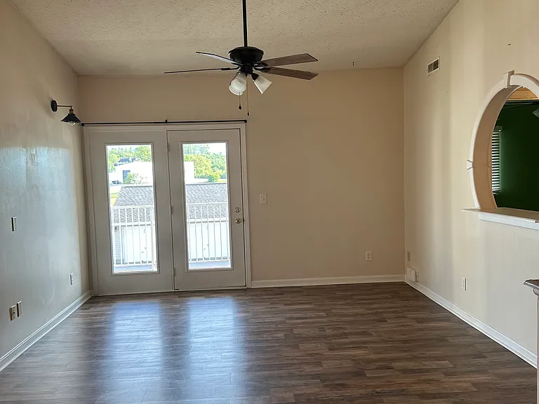 10567 Lynn Ln #10 — Photo 1