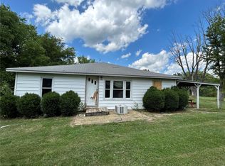 1645 Ticklen Rd, Odin, IL 62870