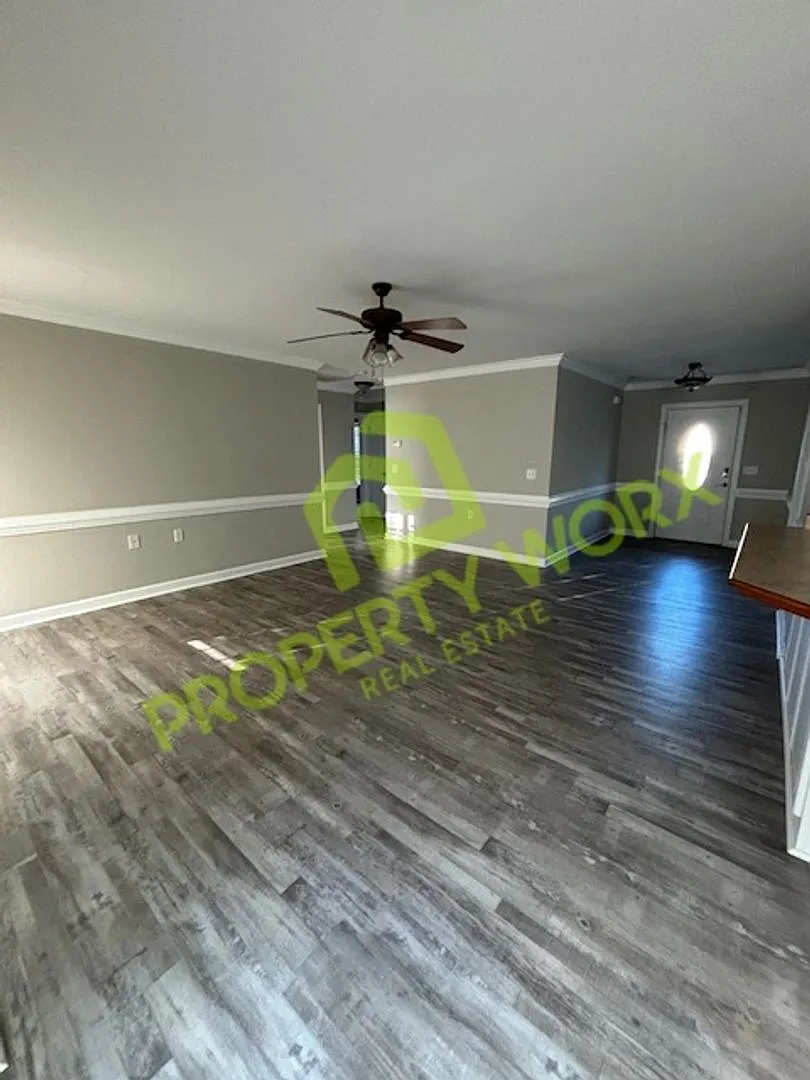 Single Family Home in Nashville — Photo 4