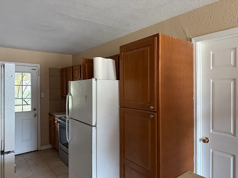 710 Prestwick Blvd — Photo 9