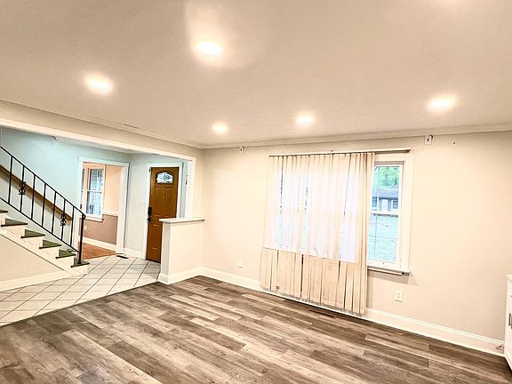 4th image of 3537 Sea Horse Way