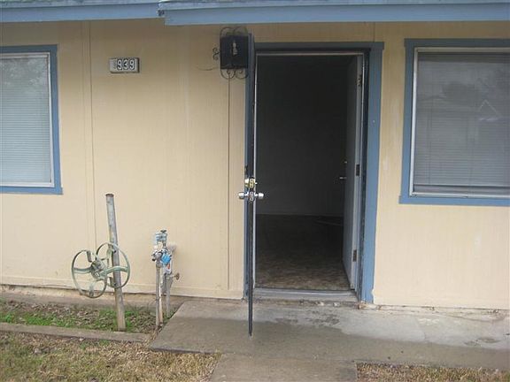 4th image of 5939 E Garland Ave
