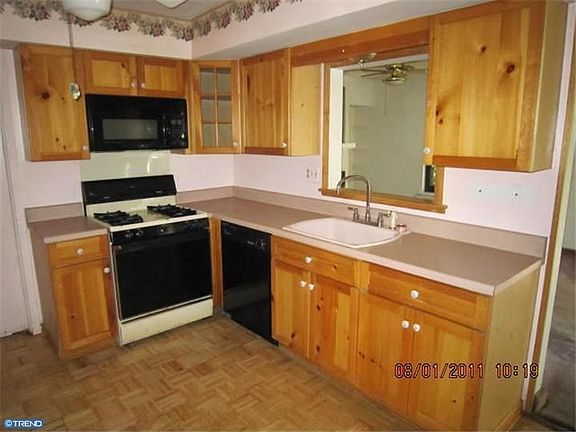 5th image of 1604 Acorn Pl