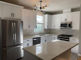 824 Edgehill Dr, Burlingame, CA 94010