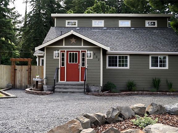 2nd image of 803 1st Ave NE