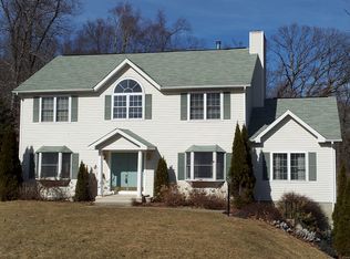 3852 Marcy St, Mohegan Lake, NY 10547