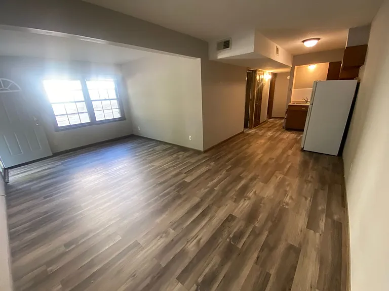 1618 Anthony St #10 — Photo 8