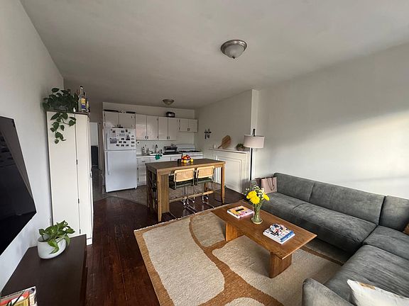 2nd image of 15 Willoughby Ave Floor 3