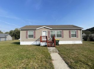 107 S 5th St, Avoca, WI 53506
