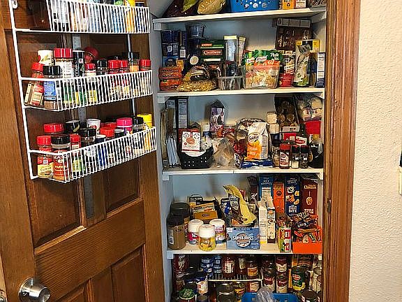 Kitchen pantry
