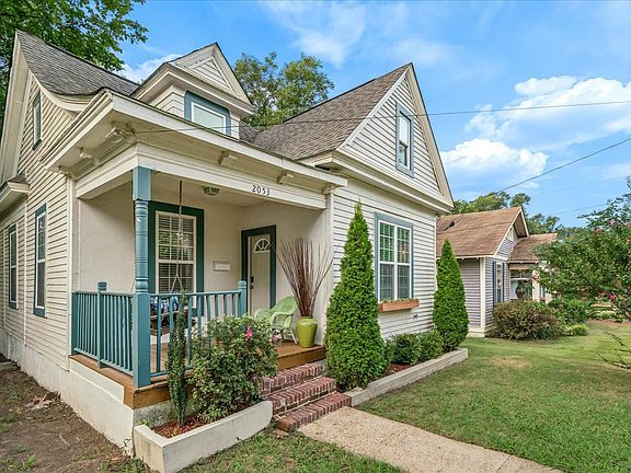4th image of 2053 Vinton Ave