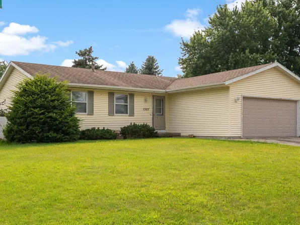 1307 Commonwealth Dr, Fort Atkinson, WI 53538