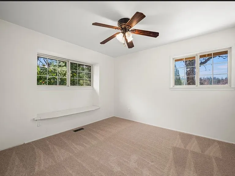 419 Greenwood Dr — Photo 15