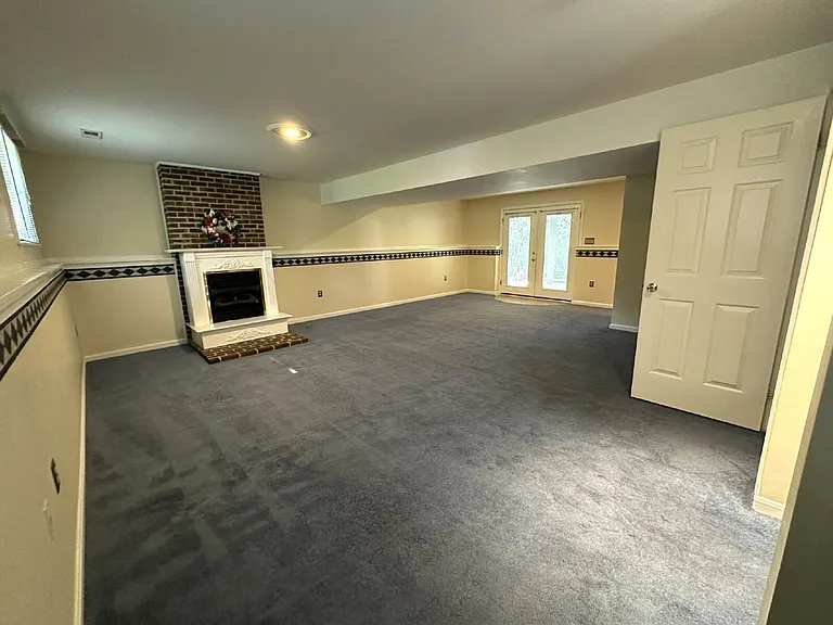656 Alpine Ln — Photo 16