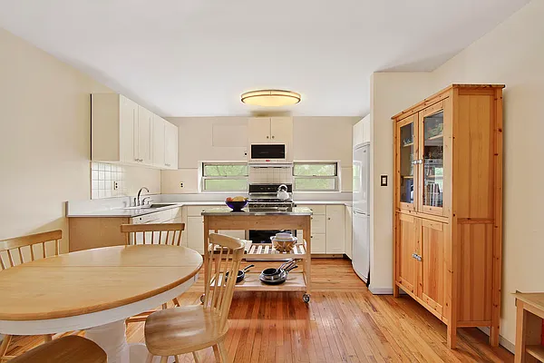 Sold by Corcoran | media 8