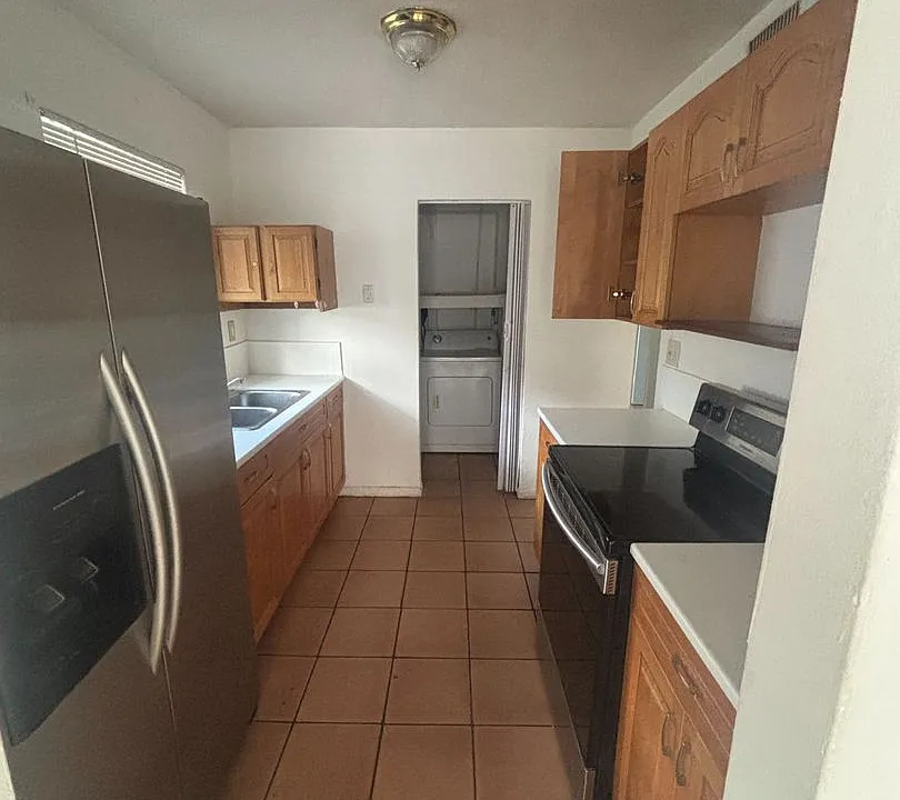 15811-15813 NW 38th Pl