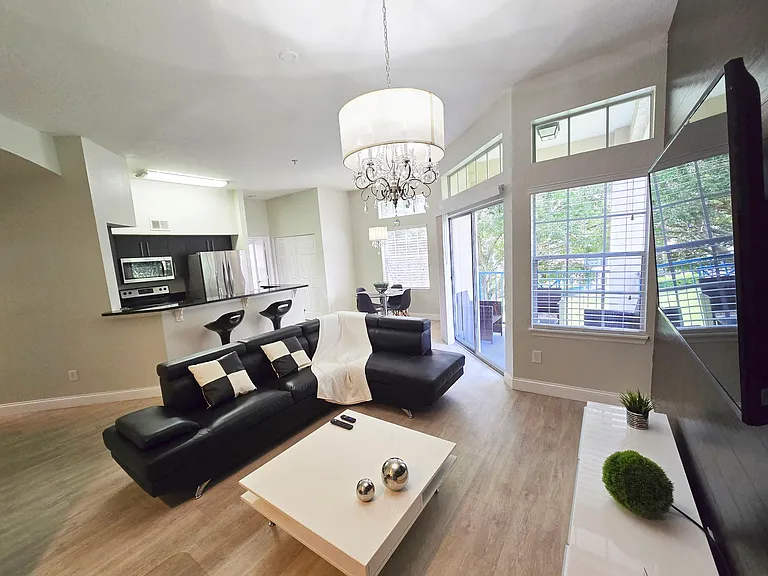 7270 Westpointe Blvd — Photo 5