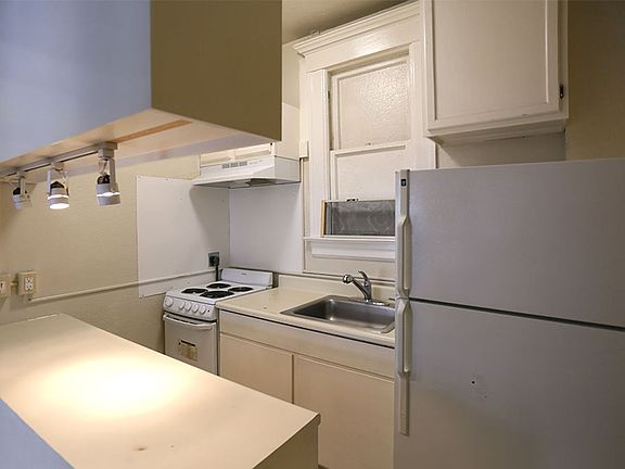 3rd image of 427 Stockton St #402