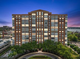 250 E Harbortown Dr APT 1102, Detroit, MI 48207