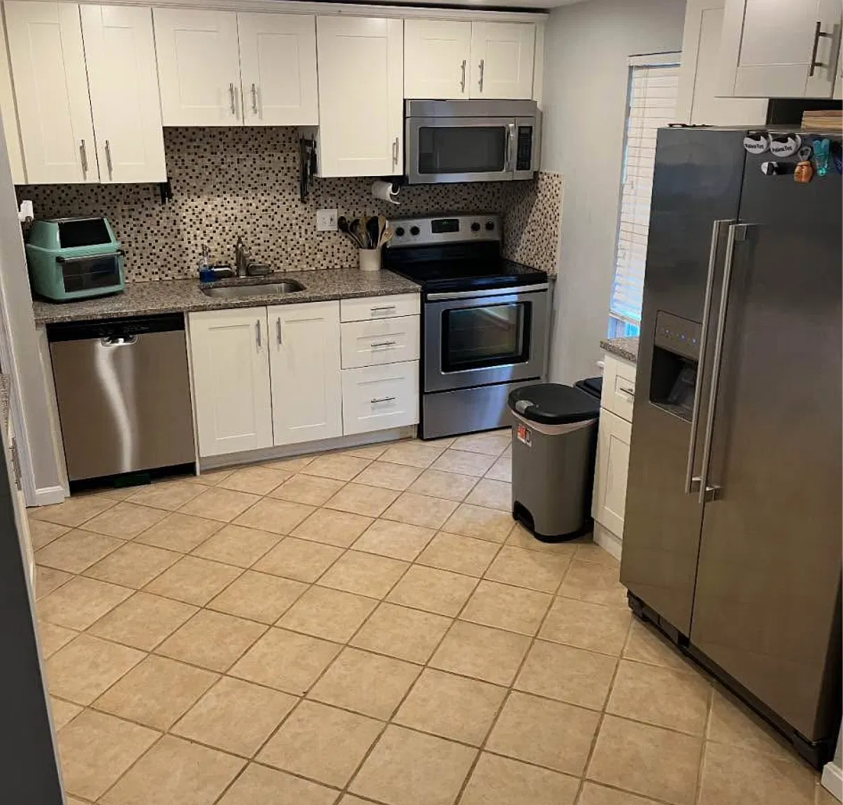 4 bed, 2.5 bath, 1963 sqft, $750 — Photo 3