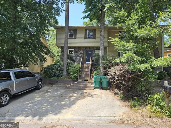 1247 Falling Water Dr SE, Smyrna, GA 30080