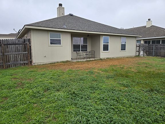 3rd image of 106 Maverick Dr