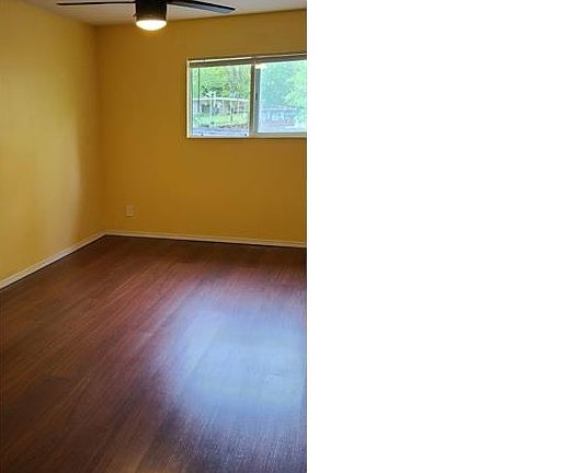 4th image of 10605 Aqua Way S