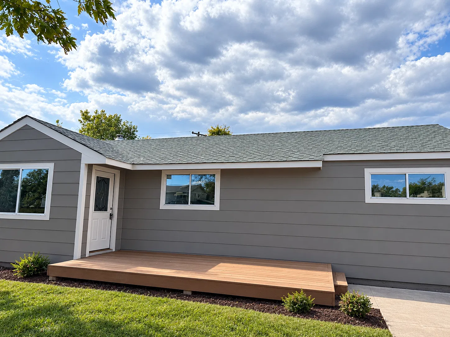 3 bed, 1057 sqft, $2,900 — Photo 1